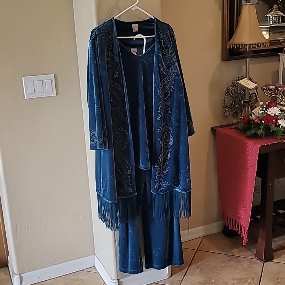 Chicos 3 piece Oxford velvet set